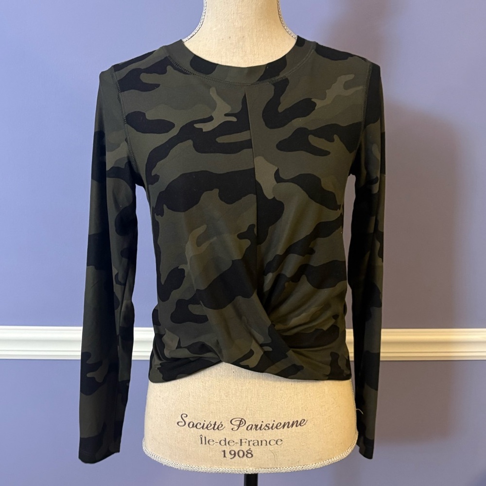 Old Navy Camouflage Long Sleeve Top